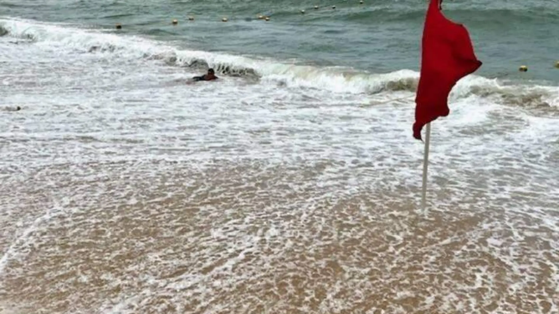 bandera roja los cabos